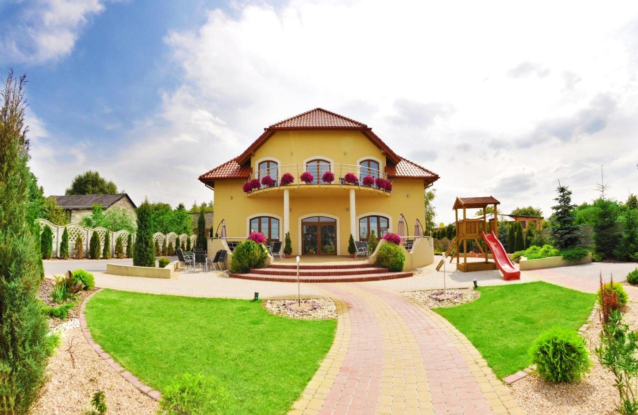 Rezydencja Szmaragdowy Ogrod Hotel Konstantynów Łódzki Exterior foto
